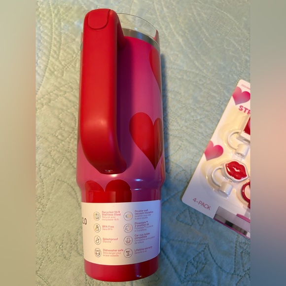 Stanley Limited Edition Quencher H2.0 Tumbler with Charm Straw Toppers - Picture 5 of 8